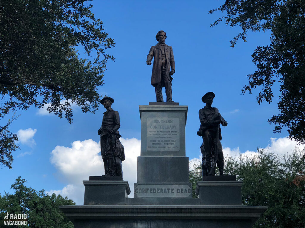 The Confederate Soldiers Monument, som også er kendt som "the Confederate Dead Monument" er opstillet udenfor the Texas State Capitol i Austin, Texas.