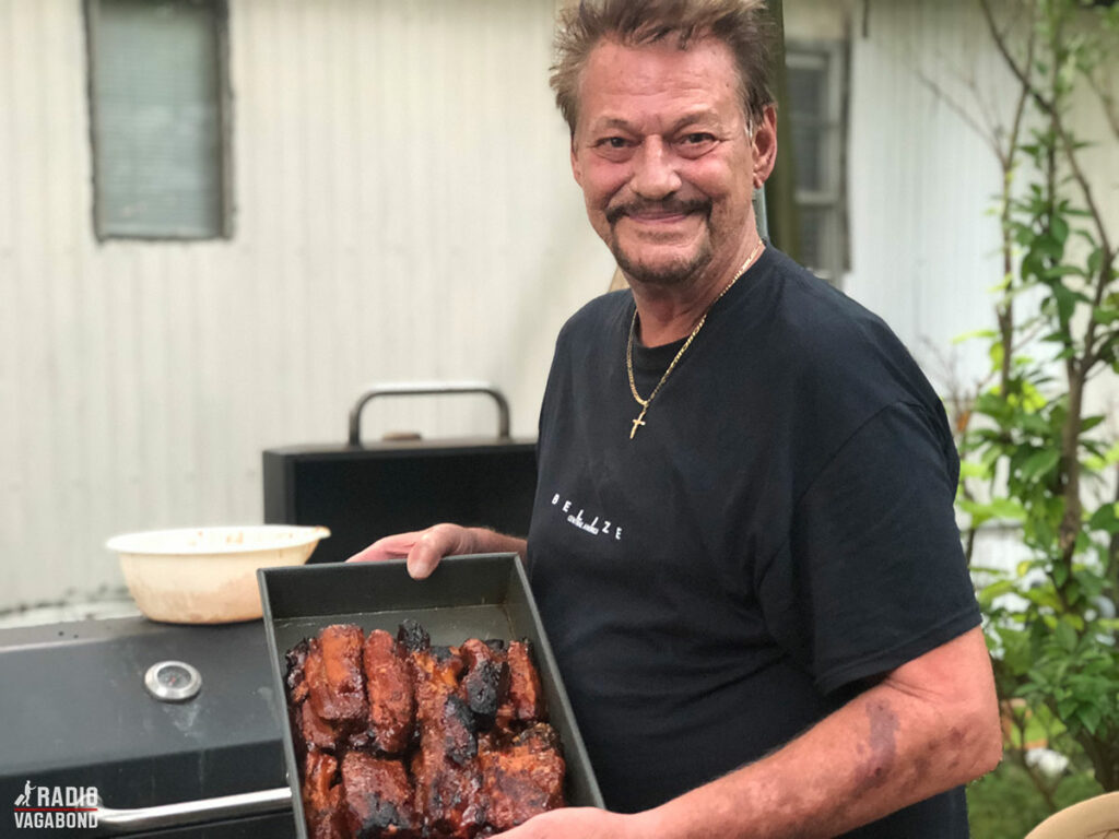 Big Ed og hans ikke-så-berømte Spareribs