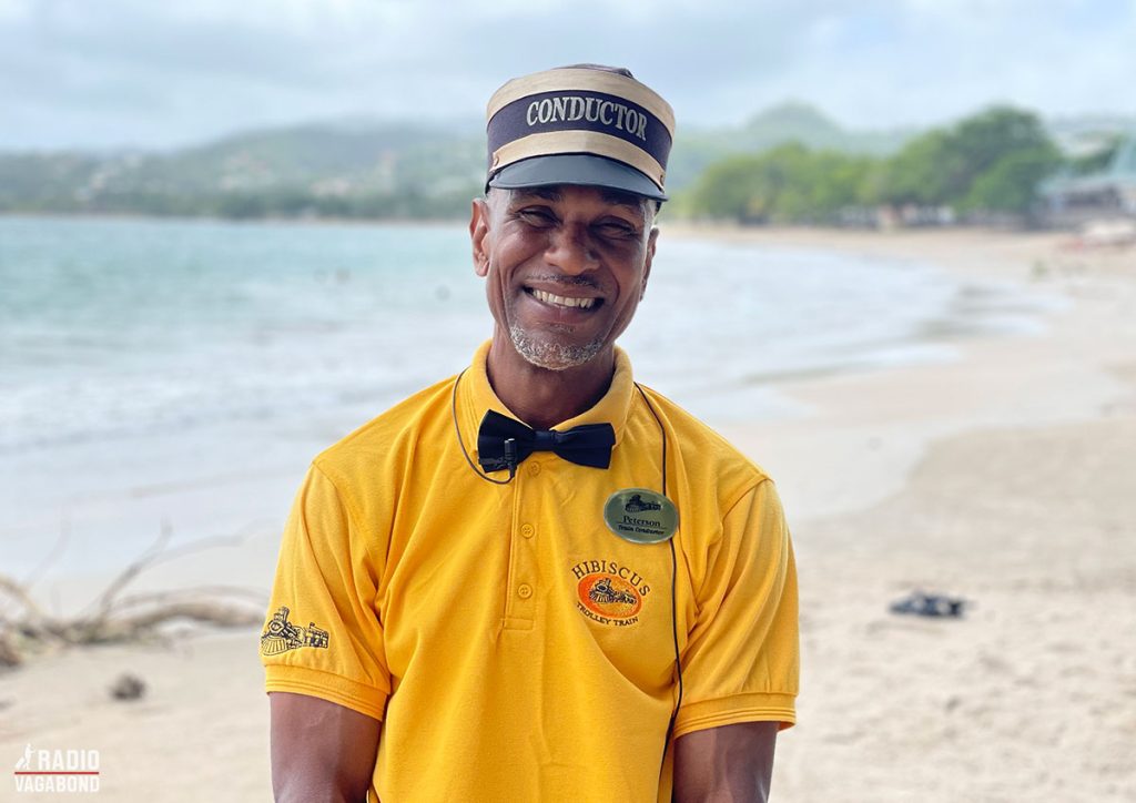 Den ene halvdel af Saint Lucias egen "Biggie & Small". Vores guide, Peterson, der kalder sig selv "Small". Chaufføren kalder sig "Biggie"